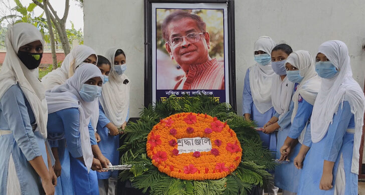 হুমায়ূন আহমেদ পাখির মুখ দিয়ে রাজাকারকে রাজাকার বলেছেন